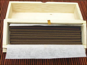Agarwood Incense Sticks (Highest Quality - 150 sticks)
